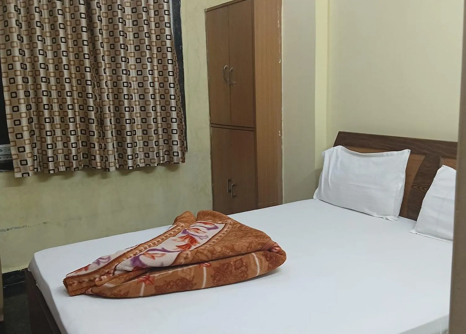 Omkaram Ashramam Gust House Hotel Benares India